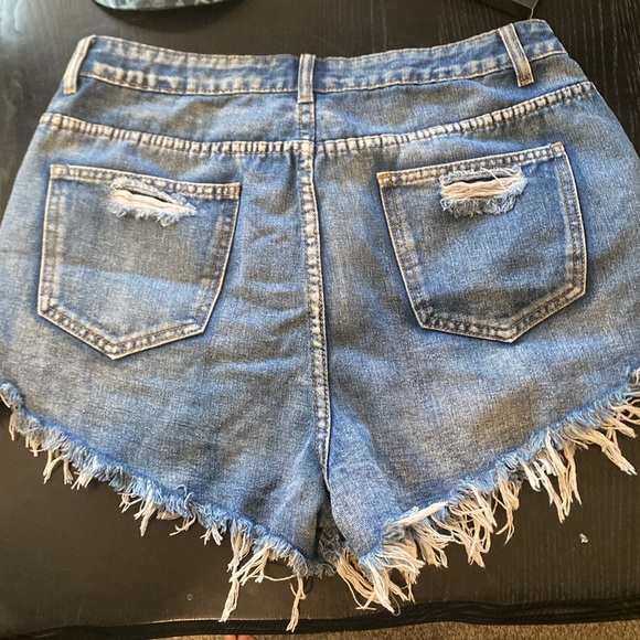 Blue Jean shorts - Picture 2 of 3
